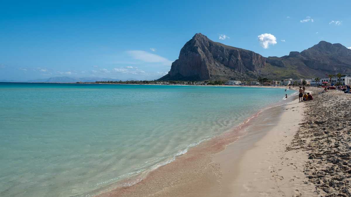 Come visitare le spiagge naturiste vicino a San Vito Lo Capo?